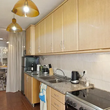 Mercadores Apartment *